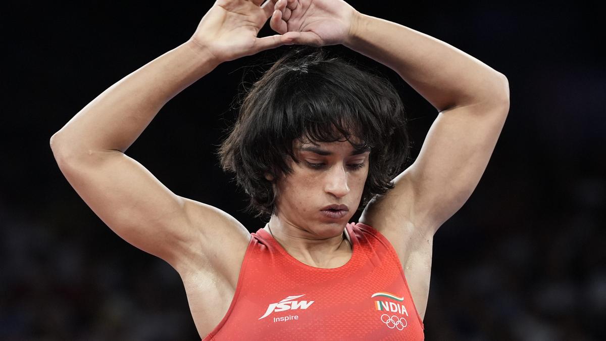 Vinesh Phogat’s Heartbreaking Disqualification: A Bittersweet Moment for Indian Wrestling